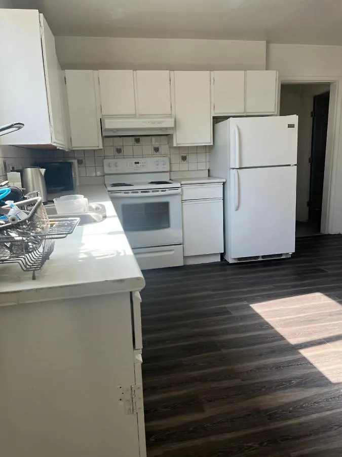 Villa Close Uvic Three Bedroom One Bathroom Unit Canada