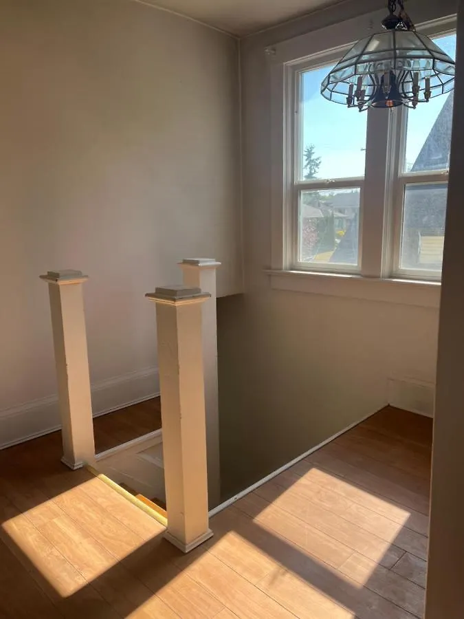 Villa Close Uvic Three Bedroom One Bathroom Unit Canada