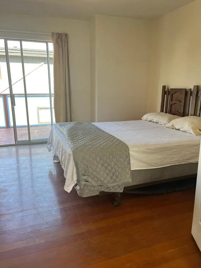 Close Uvic Three Bedroom One Bathroom Unit Villa Victoria